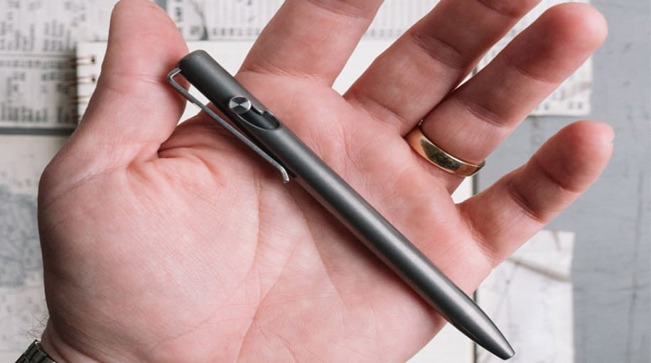 appearance of bolt-action pen