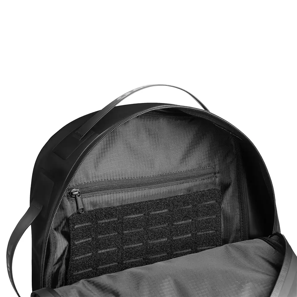 OLIFE Drytrip Commuter Backpack & Gripanel Laptop and Tablet Sleeve Bundle