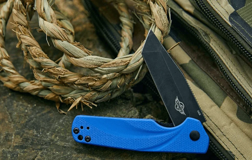 Pocket Knife Safety: Learn to Close Your Knife with Ease